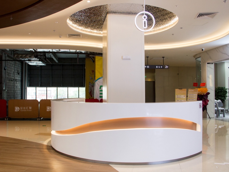 GELO Solid Surface преображает современные торговые центры, предлагая безупречные решения, разработанные специально для этих целей.